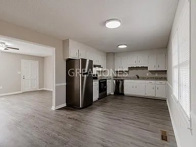 Building Photo - 3175 Wells Pl
