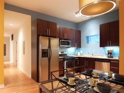 Foto del edificio - 1712 W Warren Blvd