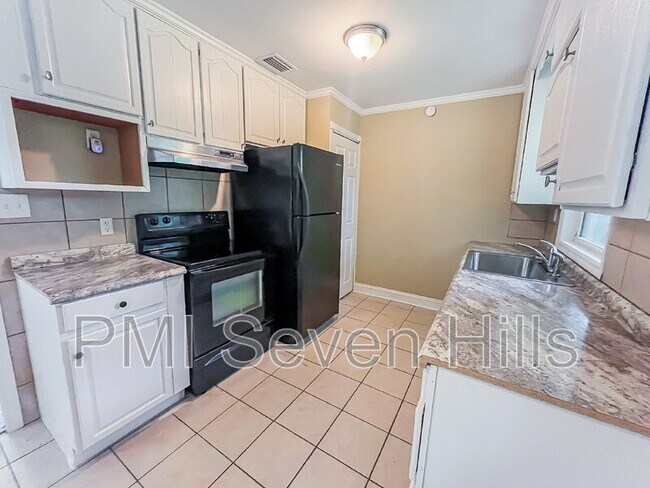 Foto del edificio - 3502 Lakewood Dr