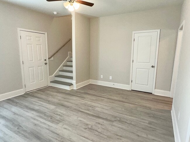 Building Photo - 2879b Jubilee Dr