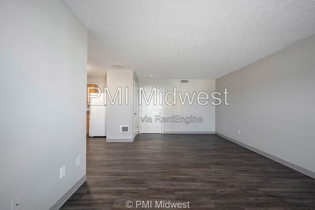 Building Photo - 1702 W Michigan St