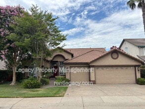 Building Photo - 3031 Daggett Dr