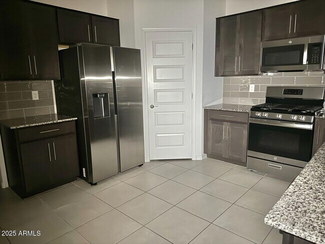 Foto del edificio - 8905 W Orange Dr