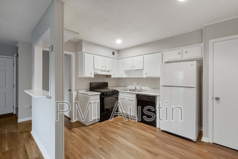 2801 Skyway Cir Unit 102