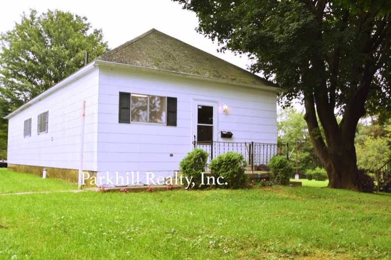 105 S Broadway Unit A, Wind Gap, PA 18091 Room for Rent in Wind Gap