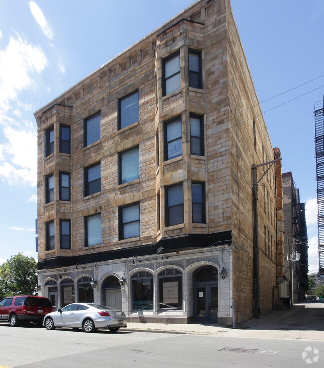 Foto del edificio - 324 S Racine Ave