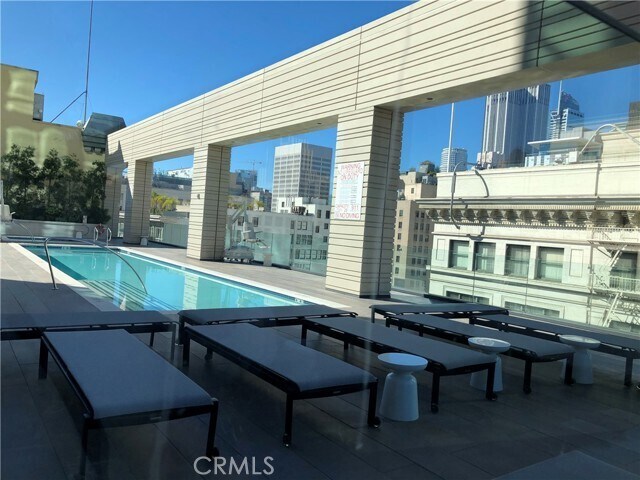 Foto del edificio - 400 S Broadway