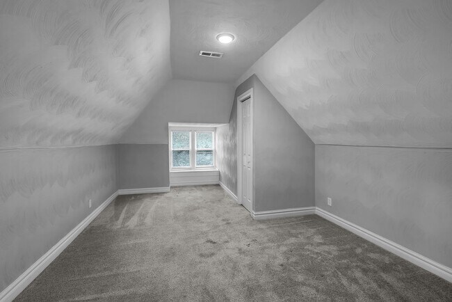 Building Photo - 122 Webster Ave