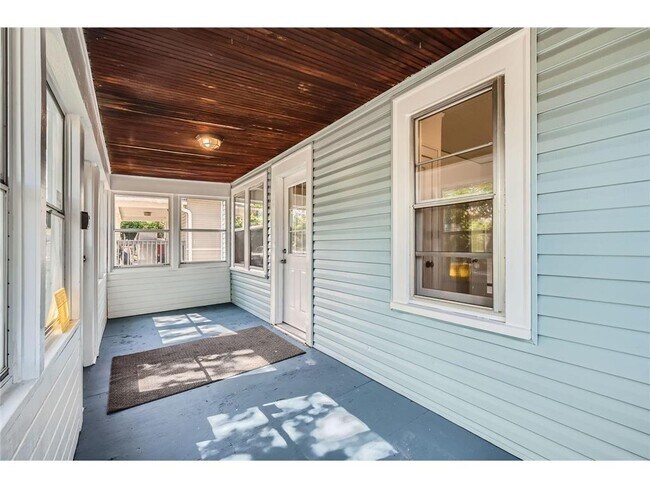 Foto del edificio - 1083 Western Ave N