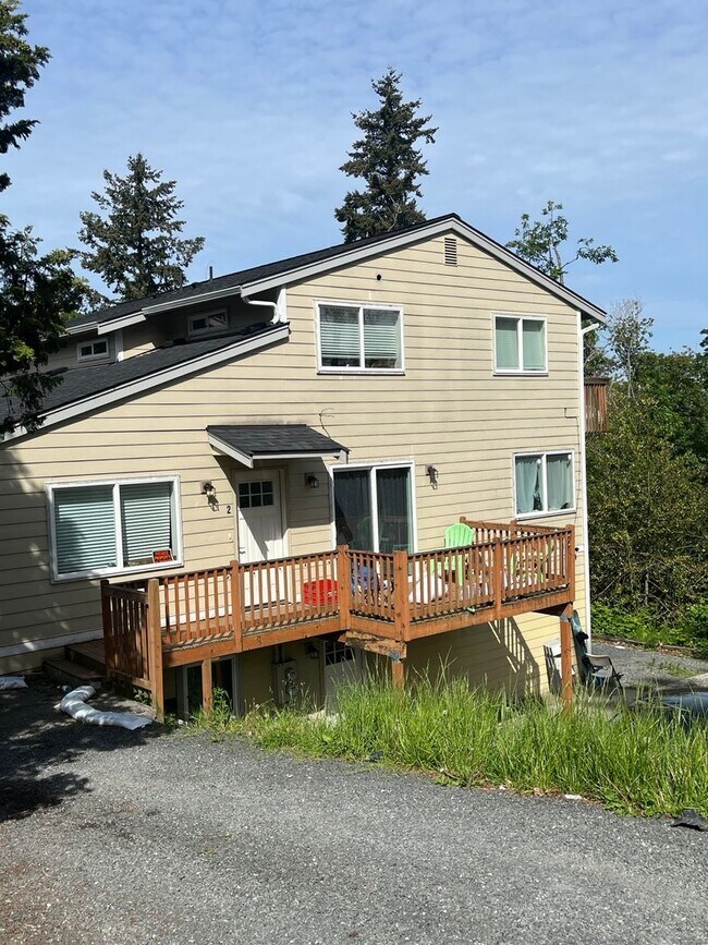 Foto del edificio - 1611 Lakeway Dr