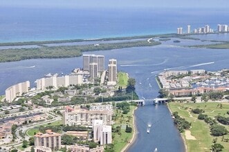 Building Photo - 108 Lakeshore Dr