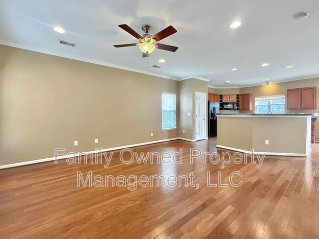 Building Photo - 320 Burton Ct