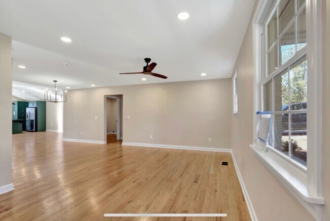 Entry - 462 Lanier Dr
