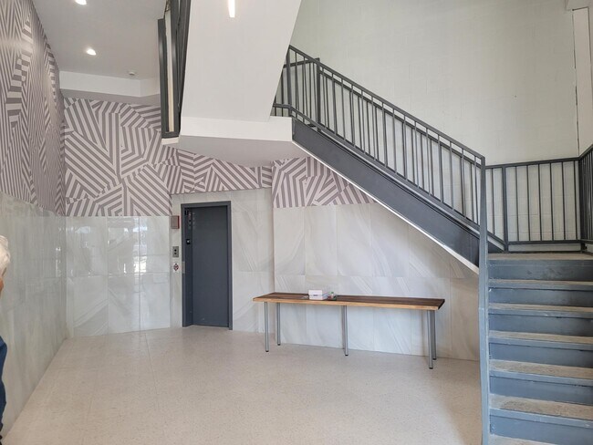Foto del edificio - 2750 N Elston Ave