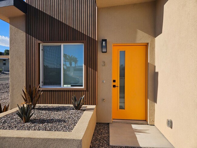 Building Photo - 181 Hacienda Loop