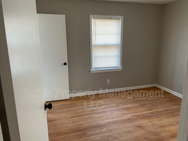 Foto del edificio - 3558 Hallbrook St