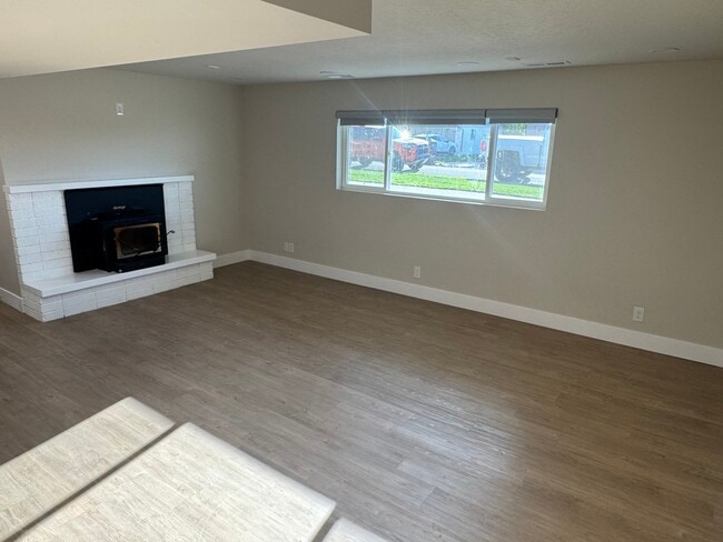 Building Photo - 825 S 650 E