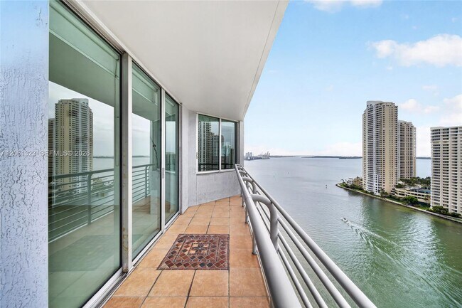 Building Photo - 325 S Biscayne Blvd