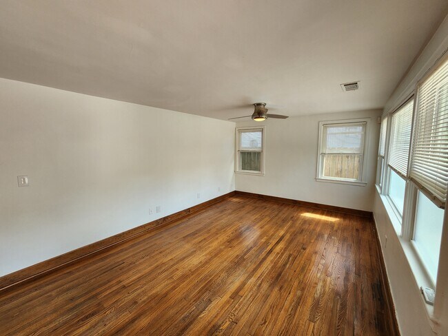Foto del edificio - 1203 Barnes St NW