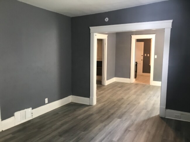 Foto del edificio - 3560 E 114th St