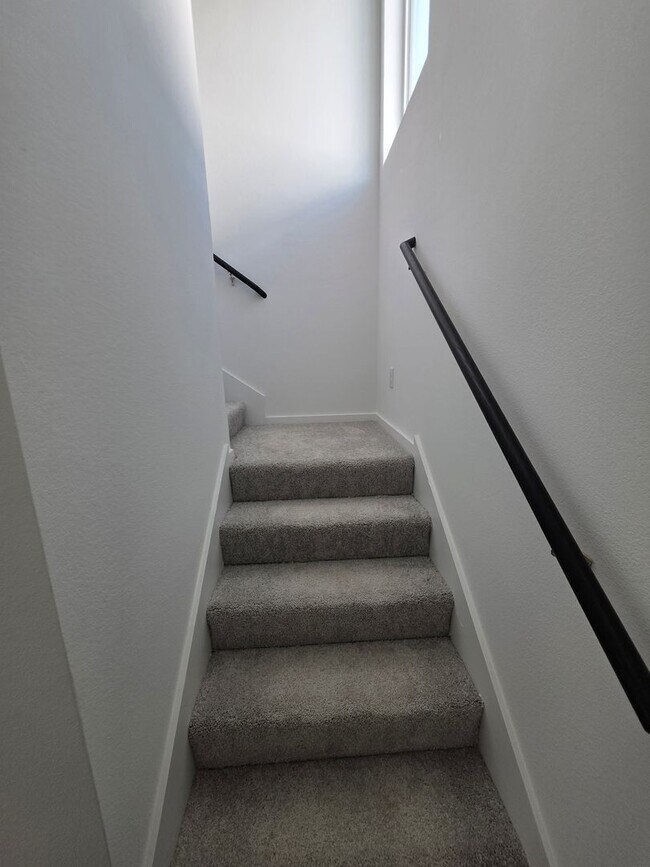 Foto del edificio - Chic, Compact, and Brand-New in Foree Ranch