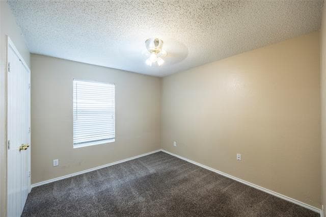 Foto del edificio - 4505 Green Meadow Dr