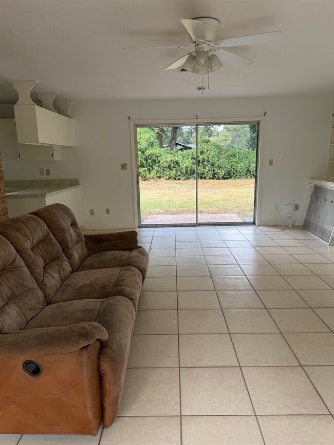 Foto del edificio - 1932 Shady Oaks Dr