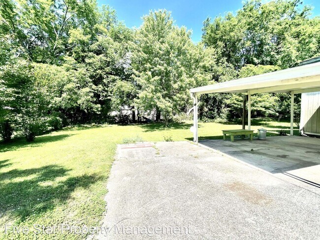 Building Photo - 3 br, 1 bath House - 1022 Wingate St