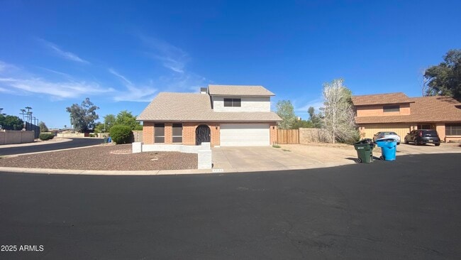 Building Photo - 4930 W Torrey Pines Cir