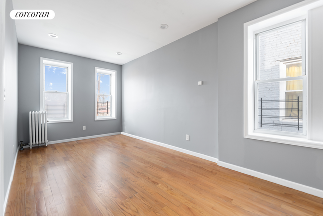 Foto del edificio - 844 New Lots Ave