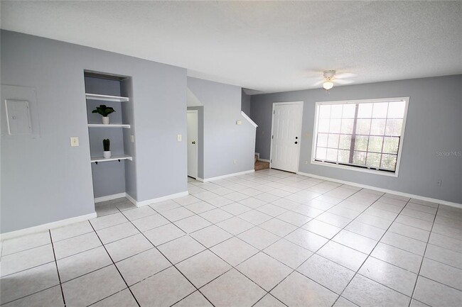 Building Photo - 3283 Oak Lake Pl