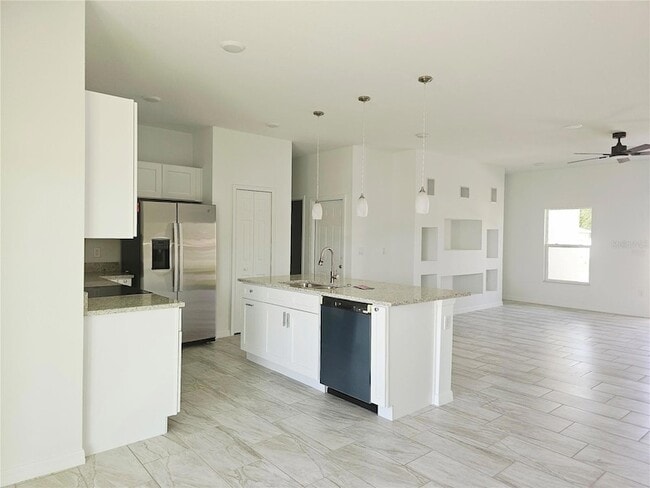 Building Photo - 39 Catalina Ct