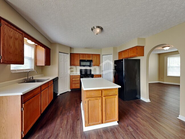 Foto del edificio - 6901 Storm Boat Ln
