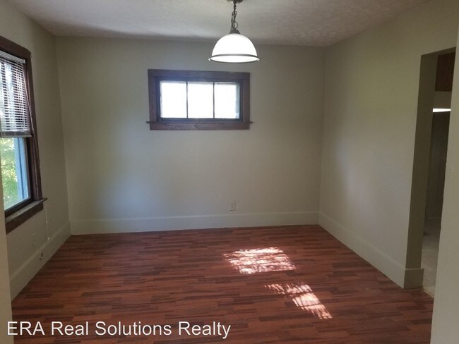 Foto del edificio - 2 br, 1 bath House - 615 South Oakley Avenue