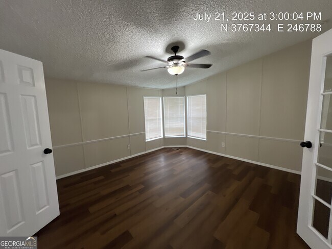 Foto del edificio - 824 City Pond Rd