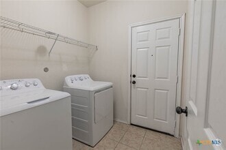 Building Photo - 118 Texas Thistle