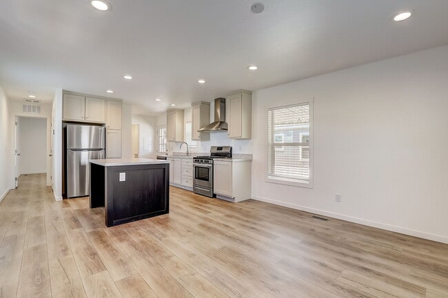 Building Photo - 2627 S Lamb Blvd