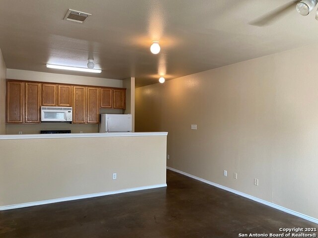 Building Photo - 10718 Mathom Landing