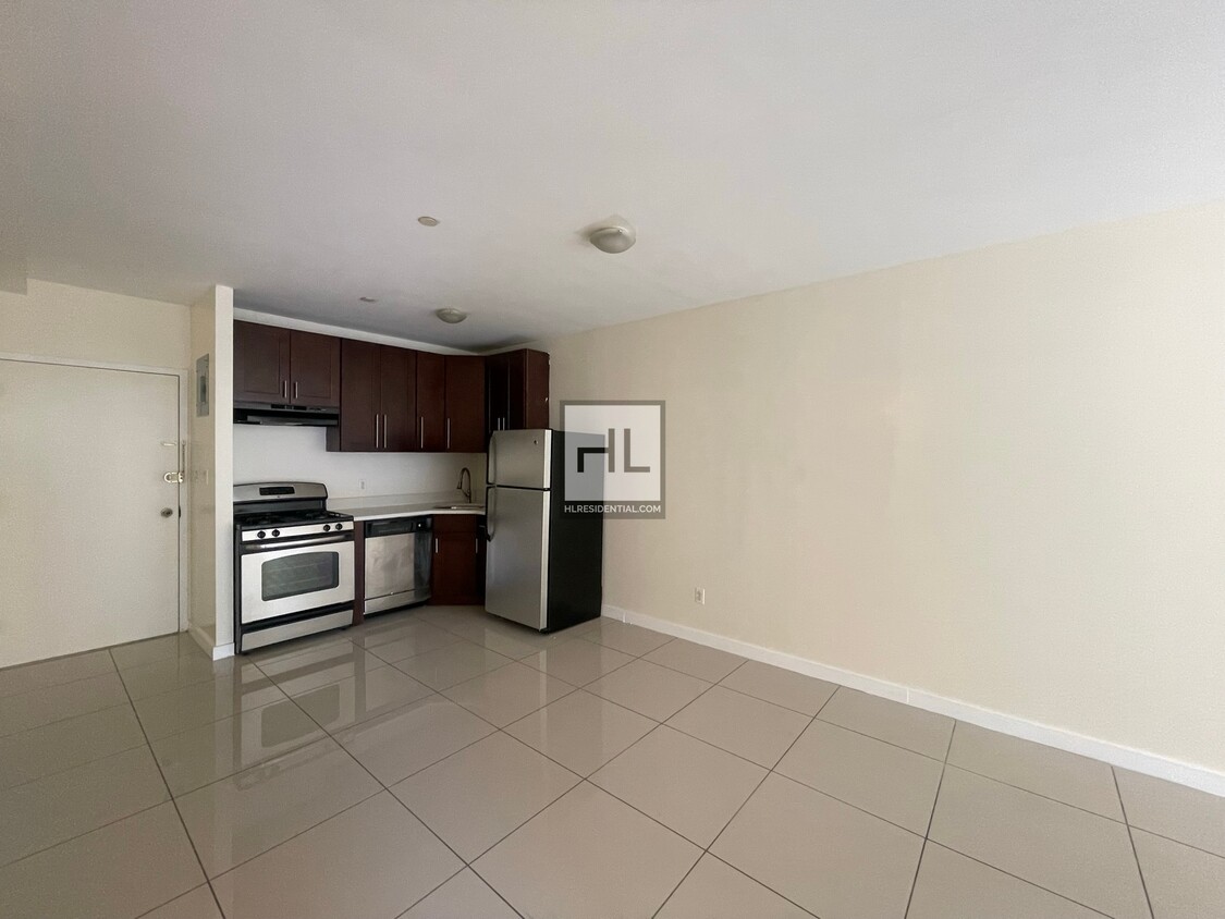 Foto del edificio - Spacious 1 Bed | Gates Avenue, Bed-Stuy