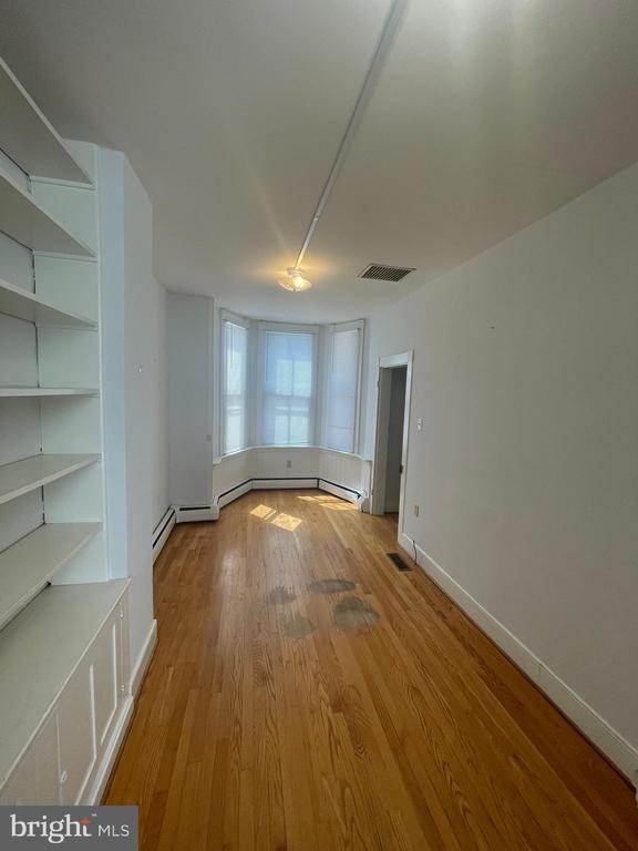 Building Photo - 204 S Cameron St