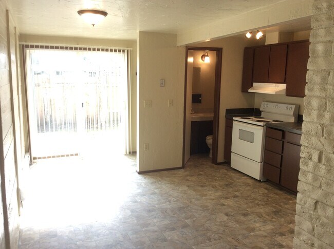 Foto del edificio - 2 Bedroom Duplex in Whiteaker Neighborhood