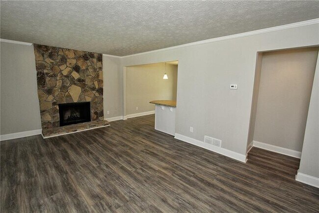 Foto del edificio - 1845 Lake Lucerne Dr SW