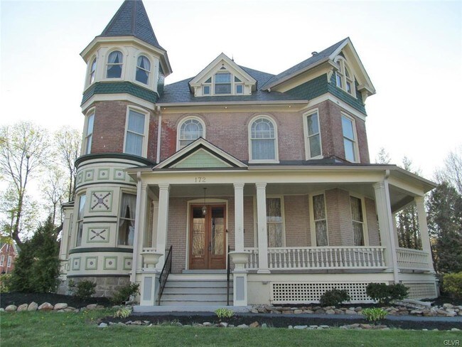 Building Photo - 172 S Broad St