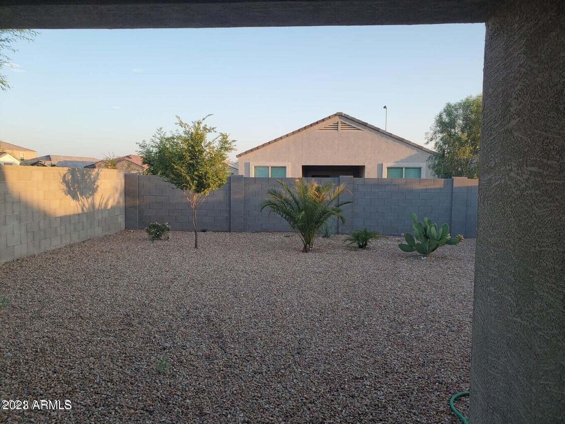 Primary Photo - 37683 W Bello Ln