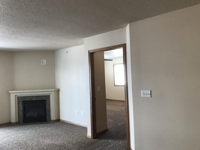 Building Photo - 1415 Sharloh LP