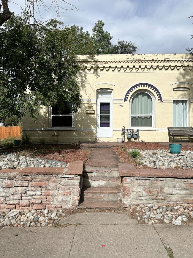Building Photo - 2533-2537 Ames St