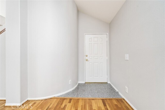 Foto del edificio - 675 Wild Rose Ln