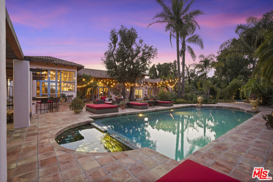 Foto principal - 7332 Birdview Ave