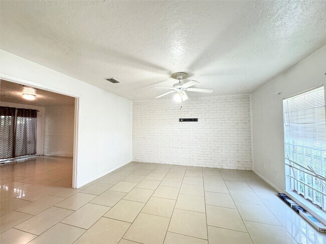 Foto del edificio - 7449 Cook Rd