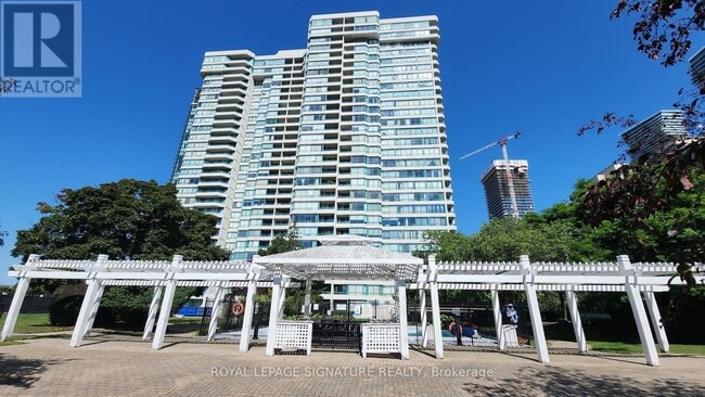 Building Photo - 550 Webb Dr